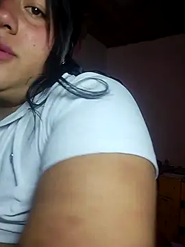 KATYGONZALEZ online show from June 10, 2026, 5:56 pm