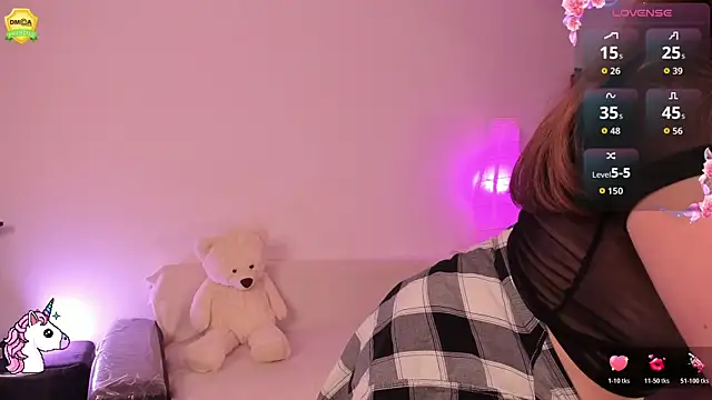 Snapshot of EvaUniporn chatting on November 29, 2025, 3:15 pm EvaUniporn online show from November 29, 2025, 3:15 pm