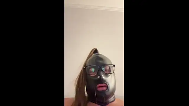 Snapshot of boycroo1 chatting on October 25, 2025, 8:14 pm boycroo1 online show from October 25, 2025, 8:14 pm