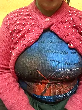 CUTE SOPHIA- online show from January 3, 2025, 6:03 pm