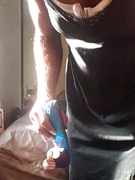 littleChop33 online show from October 6, 2025, 2:25 pm