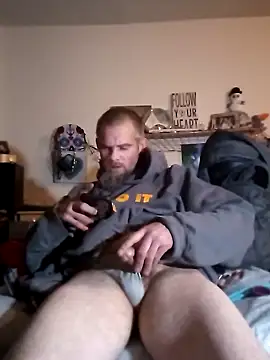 littleChop33 online show from November 2, 2025, 12:46 am