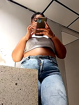 Snapshot of stefanie010 chatting on February 12, 2025, 4:44 pm stefanie010 online show from February 12, 2025, 4:44 pm