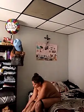 Snapshot of stefanie010 chatting on October 28, 2025, 6:32 pm stefanie010 online show from October 28, 2025, 6:32 pm