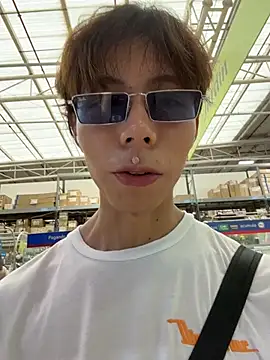 kim lian21 online show from November 7, 2025, 9:15 pm