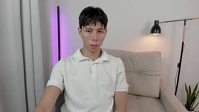 kim lian21 online show from November 30, 2025, 7:01 am