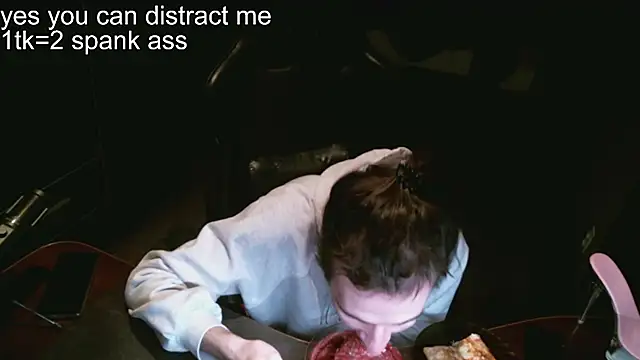 izilizi 23 online show from December 6, 2024, 2:17 pm