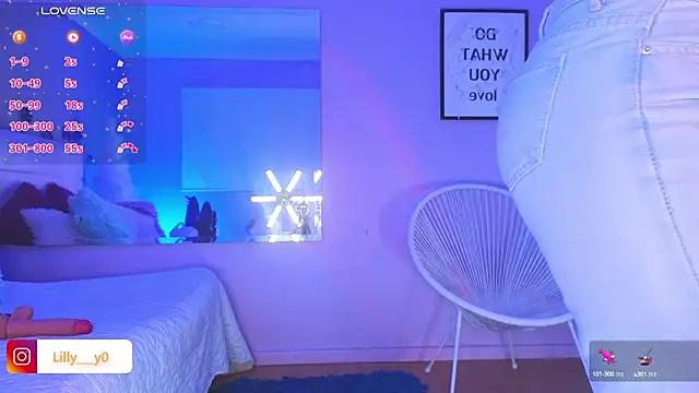 LillyDolls23 online show from February 6, 2025, 1:21 pm