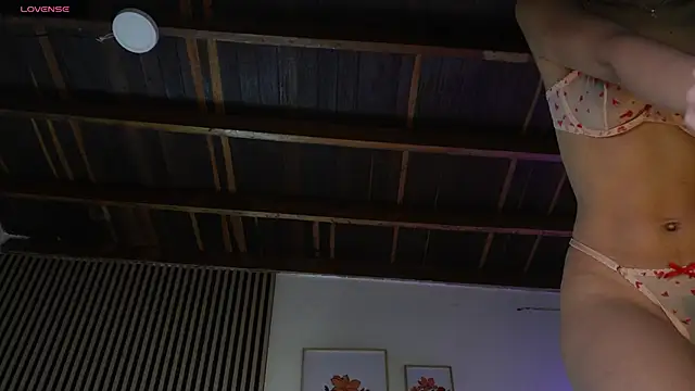 LillyDolls23 online show from April 8, 2026, 1:22 pm