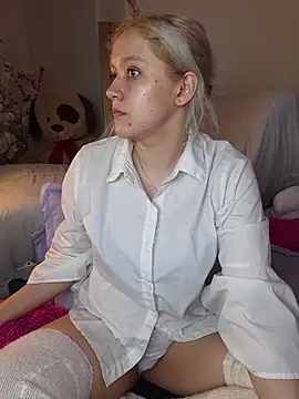 NaomiShimizu online show from November 23, 2025, 9:36 pm