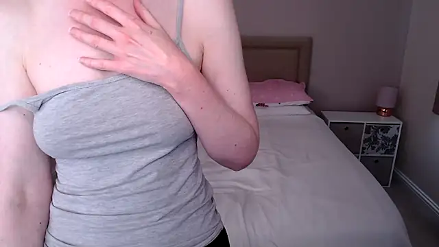 Snapshot of British_Goddess_Anna chatting on March 21, 2025, 2:51 pm British Goddess Anna online show from March 21, 2025, 2:51 pm