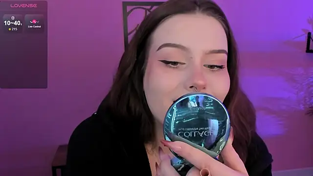 CoralineKeyns online show from February 18, 2025, 5:20 am