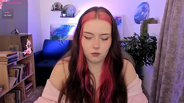 CoralineKeyns online show from April 2, 2026, 5:38 am