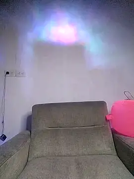 Cameron puppy online show from December 16, 2025, 6:51 am