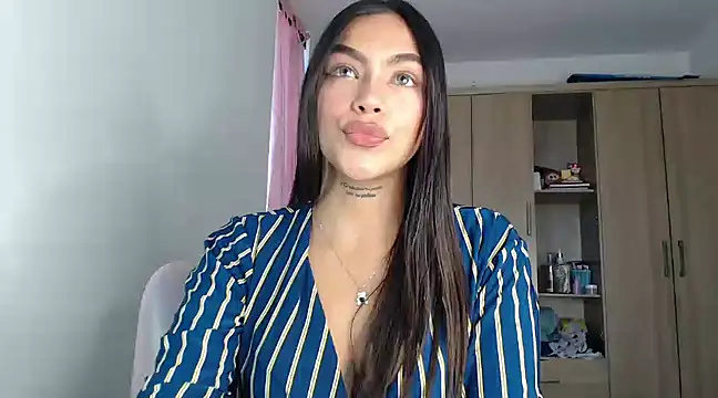 Snapshot of fairylatin222 chatting on January 21, 2025, 10:41 pm fairylatin222 online show from January 21, 2025, 10:41 pm