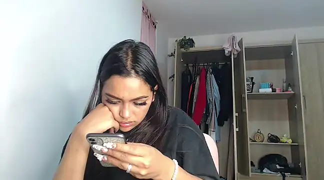 Snapshot of fairylatin222 chatting on January 26, 2025, 11:08 pm fairylatin222 online show from January 26, 2025, 11:08 pm