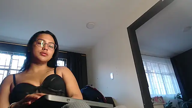 Snapshot of fairylatin222 chatting on March 14, 2026, 10:48 pm fairylatin222 online show from March 14, 2026, 10:48 pm