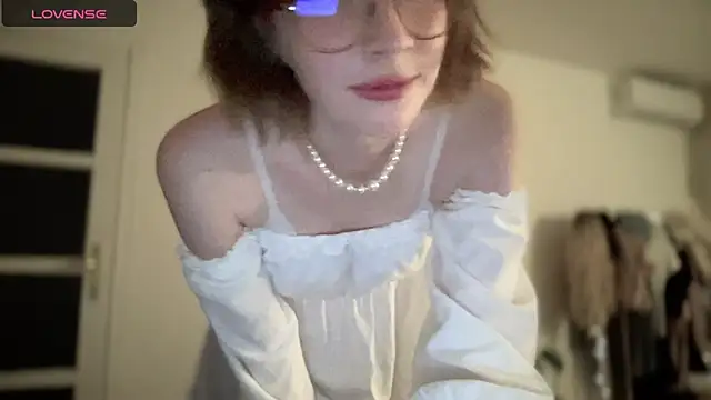 ms christiana online show from November 3, 2025, 10:10 pm