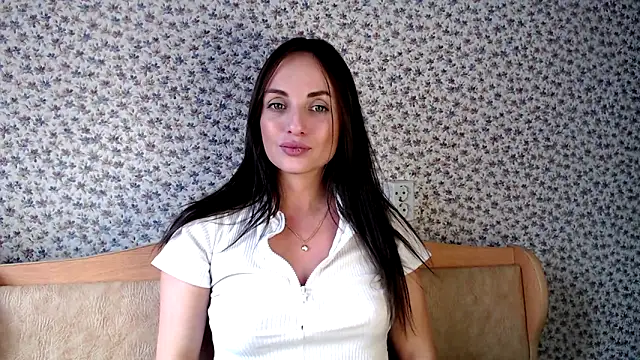 Snapshot of Tinadream20 chatting on March 5, 2025, 8:32 am Tinadream20 online show from March 5, 2025, 8:32 am