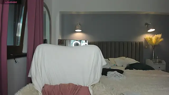 Awesome Jolie online show from September 17, 2025, 7:10 am