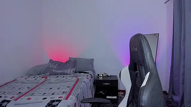 Snapshot of Alan26_ chatting on February 28, 2026, 12:22 am Alan26 online show from February 28, 2026, 12:22 am