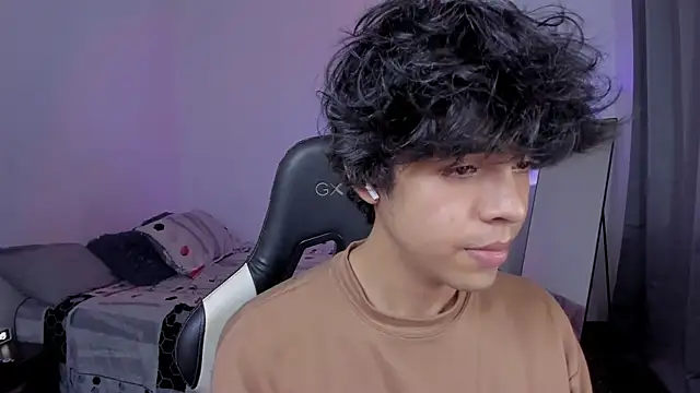 Snapshot of Alan26_ chatting on March 4, 2026, 2:50 am Alan26 online show from March 4, 2026, 2:50 am