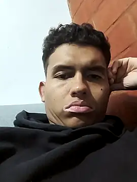 Snapshot of xrobXstax chatting on March 18, 2025, 2:25 am xrobXstax online show from March 18, 2025, 2:25 am