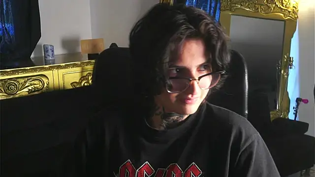 dantecoppolaa  online show from January 6, 2025, 7:35 pm