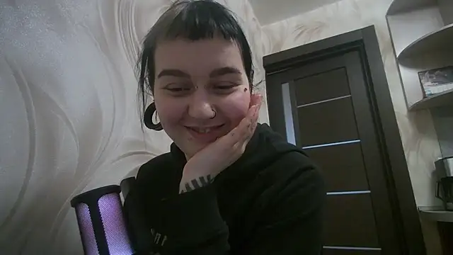 MoorderxDoll online show from December 23, 2024, 10:55 pm