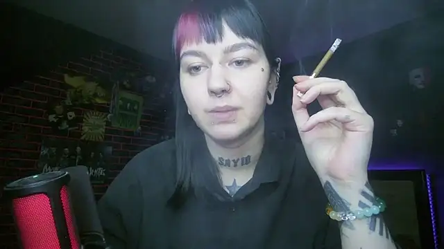 MoorderxDoll online show from March 4, 2026, 11:55 pm