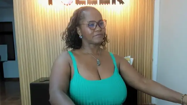 AliciaMiilf online show from February 11, 2025, 7:05 pm