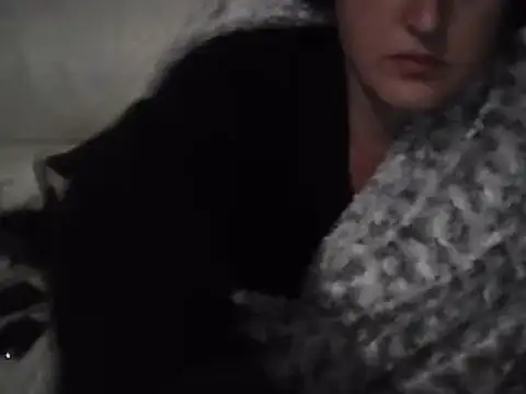 Snapshot of DragoneSFR chatting on January 31, 2025, 5:53 pm DragoneSFR online show from January 31, 2025, 5:53 pm