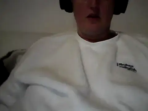 Snapshot of DragoneSFR chatting on February 1, 2025, 7:02 pm DragoneSFR online show from February 1, 2025, 7:02 pm