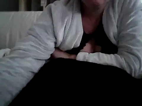 Snapshot of DragoneSFR chatting on February 25, 2025, 4:00 pm DragoneSFR online show from February 25, 2025, 4:00 pm