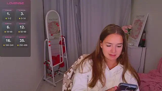 LovelyJessie online show from February 19, 2026, 2:02 pm