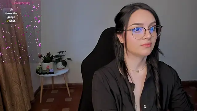 Snapshot of anaveleeez chatting on December 31, 2024, 3:09 pm anaveleeez online show from December 31, 2024, 3:09 pm