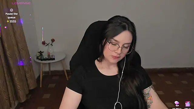 Snapshot of anaveleeez chatting on March 1, 2025, 4:37 am anaveleeez online show from March 1, 2025, 4:37 am