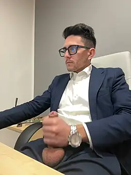 Snapshot of masterboss_ chatting on January 24, 2025, 12:52 pm masterboss  online show from January 24, 2025, 12:52 pm
