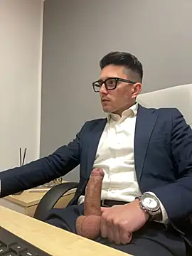 Snapshot of masterboss_ chatting on February 6, 2025, 12:37 pm masterboss  online show from February 6, 2025, 12:37 pm