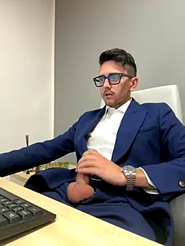 masterboss  online show from November 7, 2025, 12:38 pm