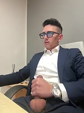 masterboss  online show from February 25, 2026, 1:32 pm