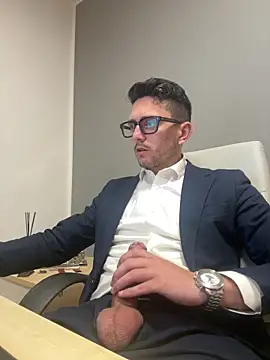 masterboss  online show from March 6, 2026, 12:56 pm