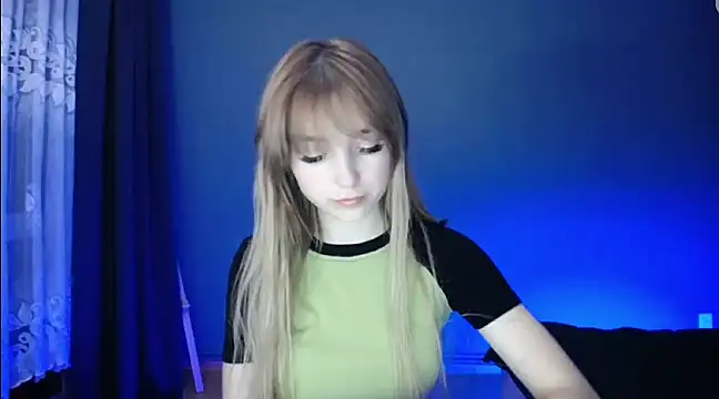 LuciaYoung online show from February 26, 2025, 7:27 pm