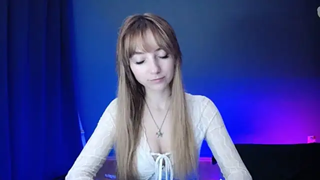 LuciaYoung online show from February 28, 2025, 7:35 pm