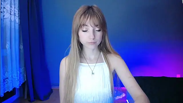 LuciaYoung online show from March 1, 2025, 10:31 pm