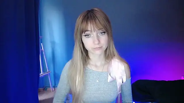 LuciaYoung online show from March 19, 2025, 4:34 pm