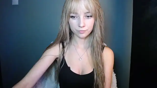 LuciaYoung online show from October 24, 2025, 6:48 pm