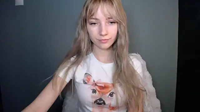 LuciaYoung online show from January 13, 2026, 7:52 pm