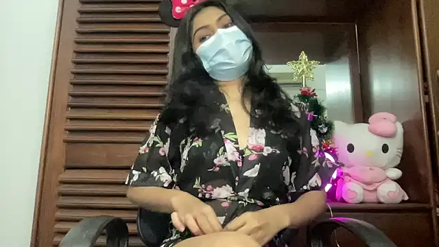 Princess Lily online show from December 5, 2024, 1:06 pm