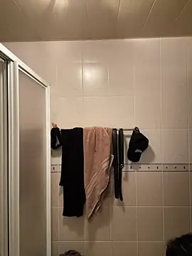 Snapshot of hihi0169 chatting on December 10, 2024, 2:17 pm hihi0169 online show from December 10, 2024, 2:17 pm